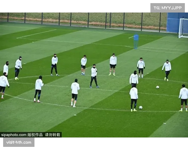 巴黎圣日耳曼阵容轮换幅度大，恩里克尝试新阵型效果待观察